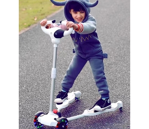 Frog kick scooter