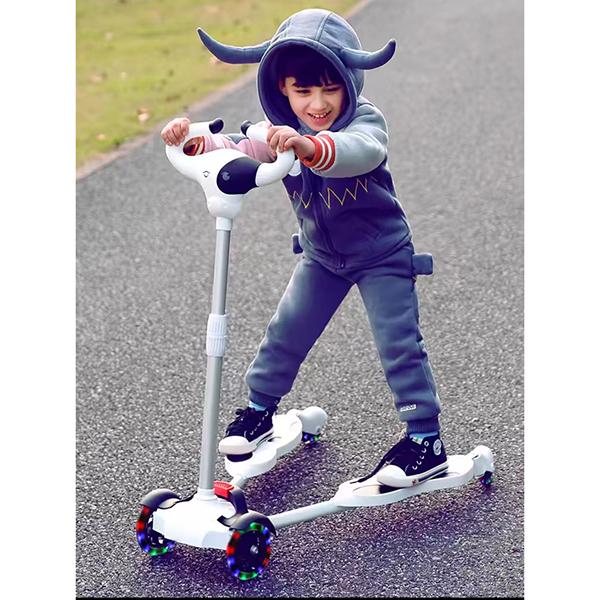 Frog kick scooter